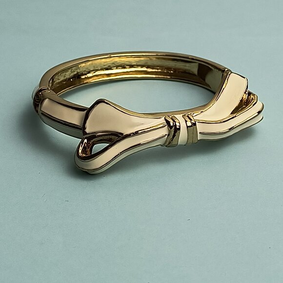 RIBBON BOW Enamel Shape Hinged Bangle Bracelet White Gold Plated - Picture 9 of 9